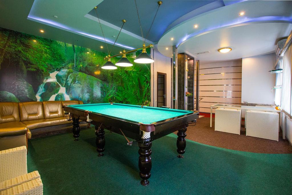 Hôtel Oasis à Odessa Extérieur photo