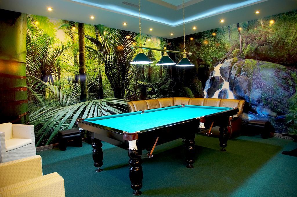 Hôtel Oasis à Odessa Extérieur photo